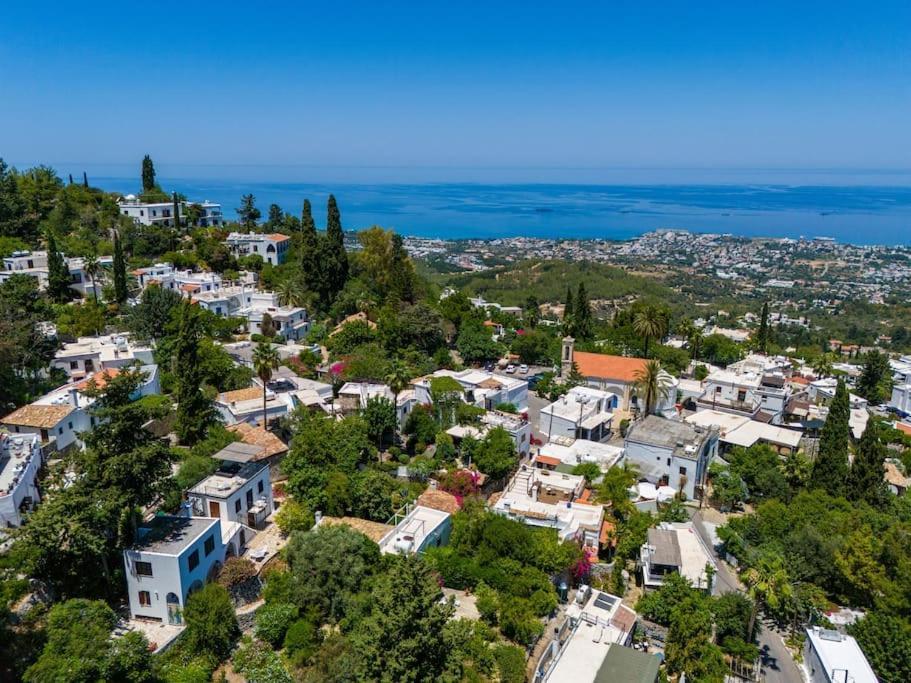 Villa Karmi'De Rueya Gibi Tatil Kyrenia  Exterior foto